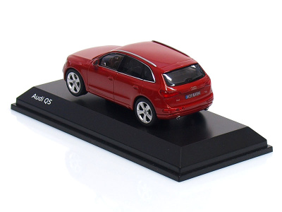 Schuco | M 1:43 | AUDI Q5  ( 2013 )