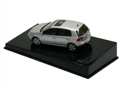 Autoart | M 1:43 | VOLKSWAGEN Golf V. (2003)