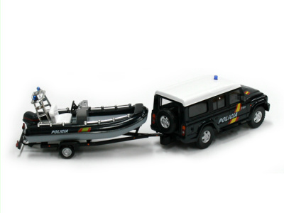 Mondo Motors | M 1:43 | IVECO Massif + boat - Policia (E)