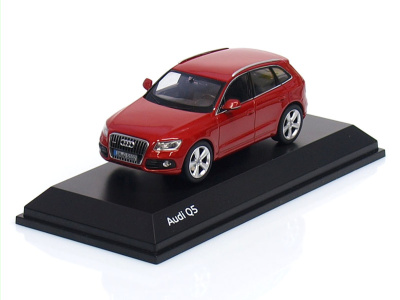 Schuco | M 1:43 | AUDI Q5  ( 2013 )