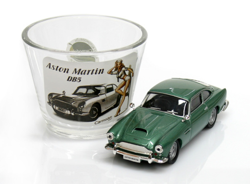 Pohárik ASTON MARTIN DB5 + Model 1:43