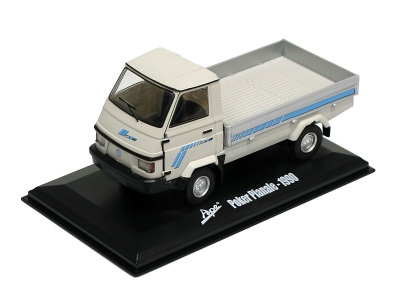 Hachette | M 1:32 | PIAGGIO Ape Poker Pianale (1990)