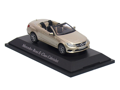 Kyosho | M 1:43 | MERCEDES BENZ  E - Class Cabriolet (C207) ( 2009-2010 )