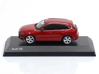 Schuco | M 1:43 | AUDI Q5  ( 2013 )