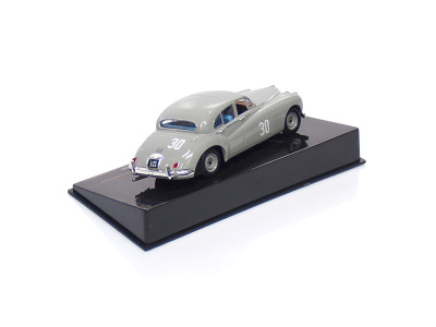 IXO | M 1:43 | JAGUAR MKVII #30 Stirling Moss Silverstone (1952)