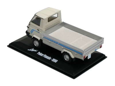 Hachette | M 1:32 | PIAGGIO Ape Poker Pianale (1990)