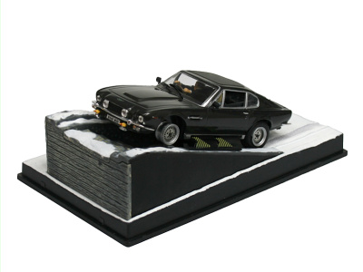 Eaglemoss Publications | M 1:43 | ASTON MARTIN V8 Vantage - James Bond Series "The Living Daylights"