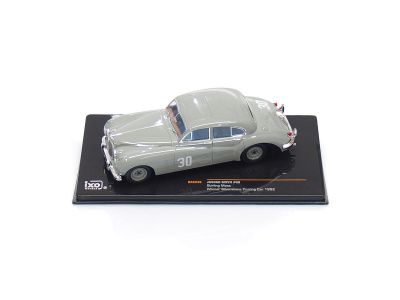 IXO | M 1:43 | JAGUAR MKVII #30 Stirling Moss Silverstone (1952)