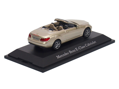 Kyosho | M 1:43 | MERCEDES BENZ  E - Class Cabriolet (C207) ( 2009-2010 )