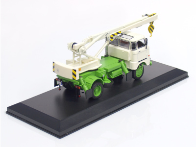 IXO IST | M 1:43 | IFA W50 ADK 70 - Autožeriav (1968 )