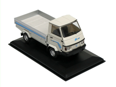 Hachette | M 1:32 | PIAGGIO Ape Poker Pianale (1990)