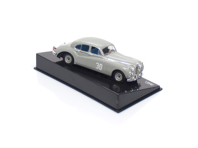 IXO | M 1:43 | JAGUAR MKVII #30 Stirling Moss Silverstone (1952)