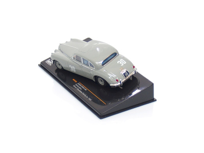 IXO | M 1:43 | JAGUAR MKVII #30 Stirling Moss Silverstone (1952)