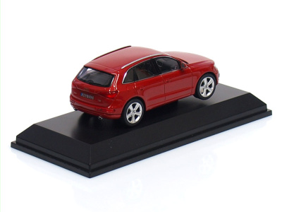 Schuco | M 1:43 | AUDI Q5  ( 2013 )